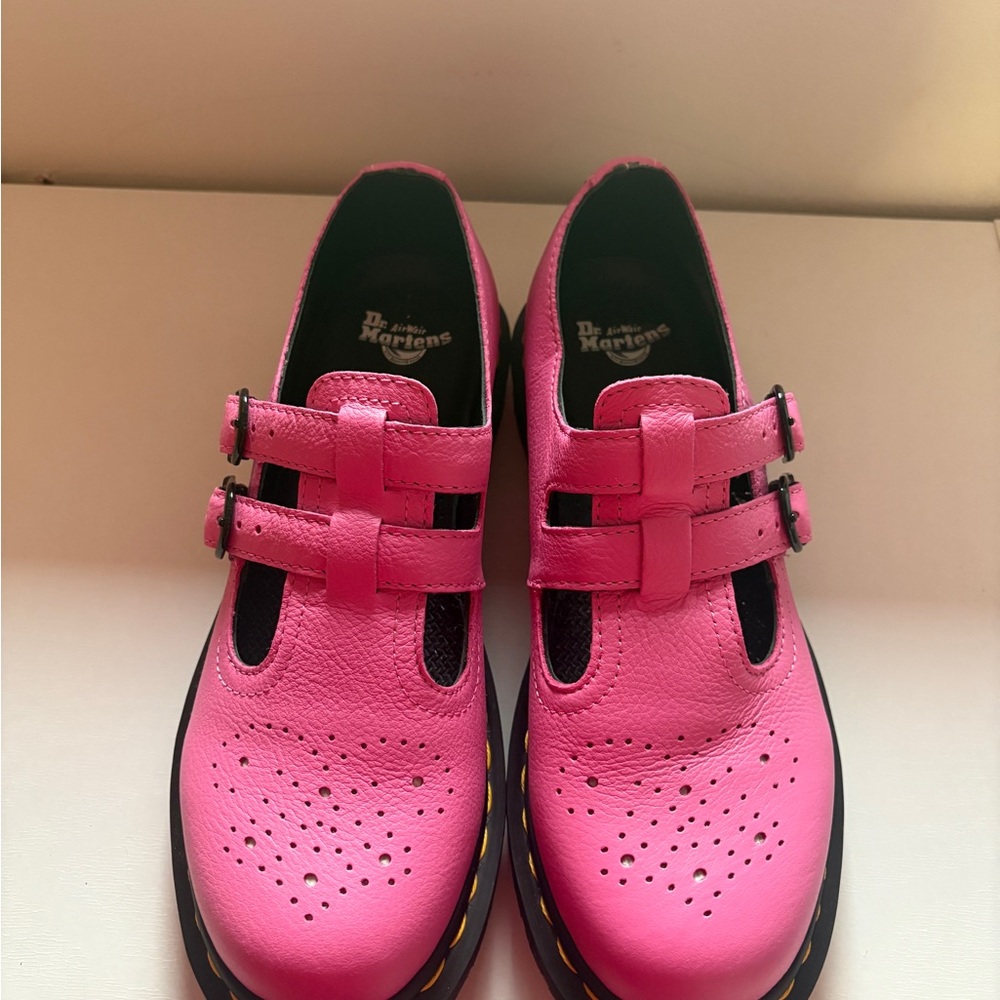 ❌❌SOLD ❌❌Dr. Martens woman’s Pink Dress Shoes